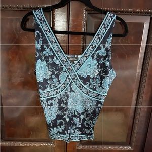 Beautiful Tahari top size L.